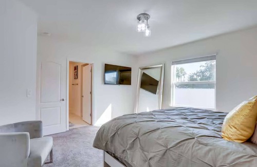 Port Saint Lucie Hotel | Sunset Harem Hideaway Port St. Lucie - Your Tropical Oasis with A Private Pool and Stunning Sunsets