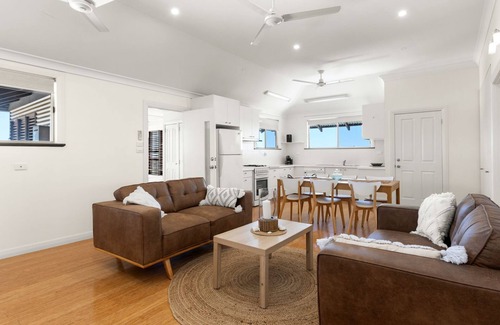 Cable Beach Apartment | Sunset Heights - views of the Sand dunes and Sunsets from this elevated apartment