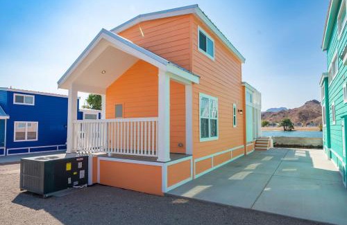 Parker Strip House | Sunset Hideaway, Front Row at Roadrunner Resort