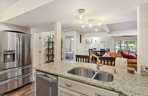 Linn Creek House | Sunset Hideaway - Private Dock in No Wake Cove!