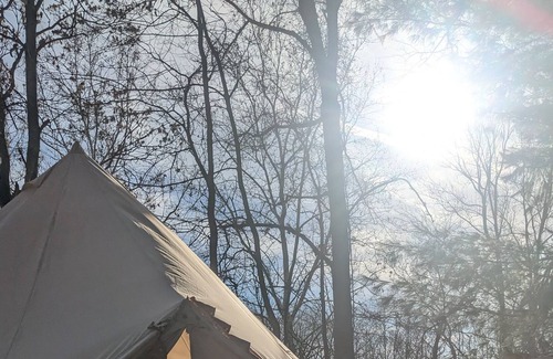 Gambier RV Rental | Sunset Hill Glamoing Next to the Kokosing, Kenyon College and Amish Country