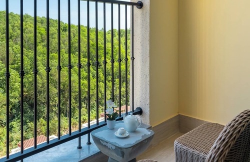 An Thoi Apartment | Sunset Hillside Condotel