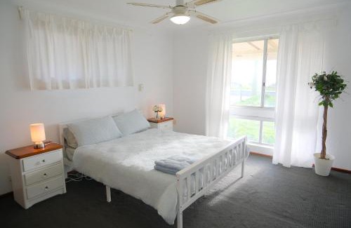 Silver Sands House | Sunset Holiday Home Facing the Sea