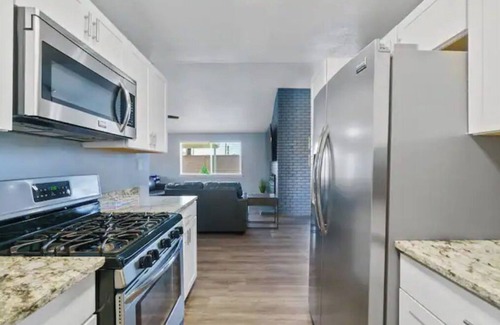 Northeast Heights House | Sunset Home ABQ, Modern Retreat w/3 King Beds
