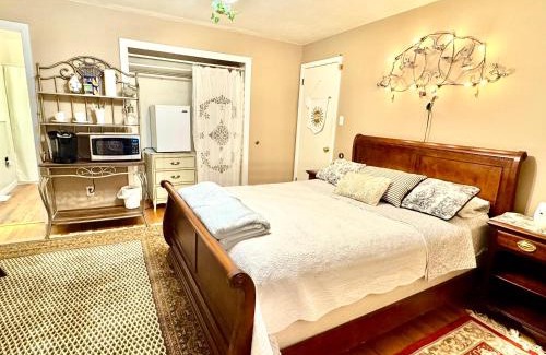 Amherst House | Sunset Home