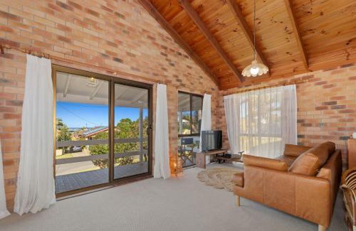 Kingscliff House | Sunset House on the Hill