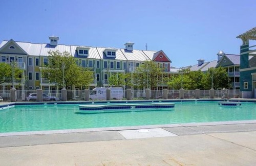 Sunset Island Apartment | Sunset Island - 39 Fountain Drive West 3F condo