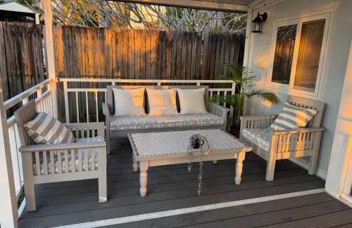 Springwood House | Sunset Lounge Guesthouse