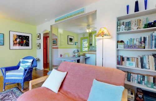Oak Bluffs House | Sunset Meadows