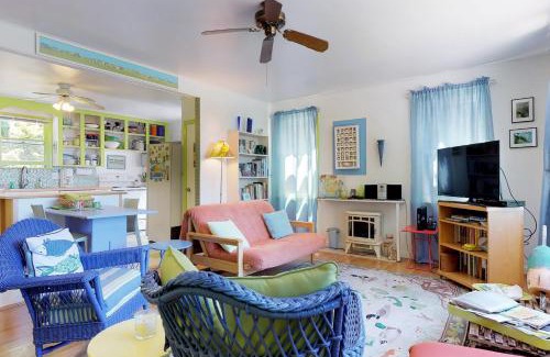 Oak Bluffs House | Sunset Meadows