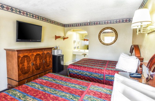 Westmont Hotel | Sunset Motel