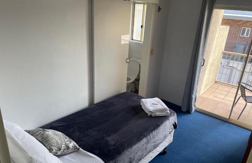 Surfers Paradise Hotel | Sunset Motor Inn