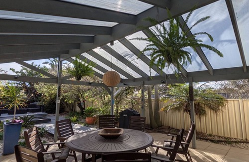 Anna Bay House | Sunset on Birubi, 2/40 Ocean Ave - pet friendly, air con, water views, WIFI and outdoor spa
