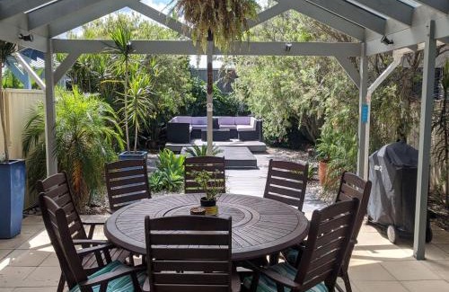 Anna Bay Apartment | Sunset on Birubi pet friendly air con water views WI-FI and outdoor spa
