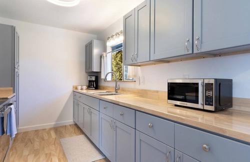 Kamuela House | Sunset Orchard Affordable Mid-Term Rental
