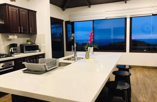 Sierra House | Sunset Paradise House Monteverde: Private Hot Tub with Gulf View