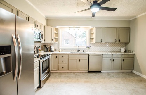 Bardstown House | Sunset Porch-Sittin' Golf View, 4 bed, Bourbon Trail, Basement Bar/GameRm