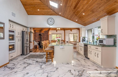 Coarsegold House | Sunset Retreat- TWO houses with hot tub, firepit, multiple kitchens, sleeps 20!