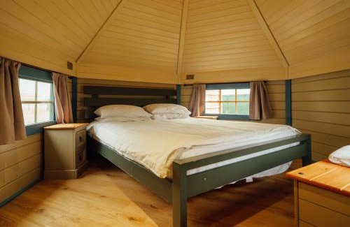 Ombersley House | Sunset Retreats The Double Hobbit