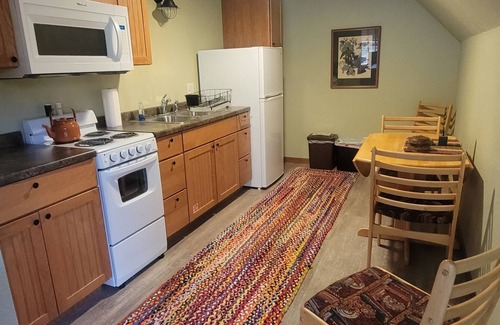 Elba Cabin | Sunset Room Retreat, River on Property, Adults Only, No Pets, Peace and Quiet!