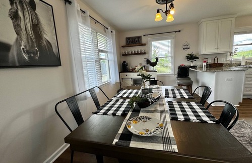 Newnan Cottage | Sunset Rose - Historic Newnan, King Master, 3-bedroom Cottage, Game Room, Level