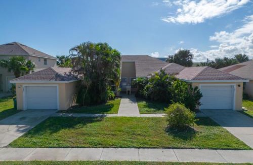 Indialantic House | Sunset Serenity - 3BR Beach Townhome with outdoor patio - NEW HOT TUB, Steps to Ocean Fun!