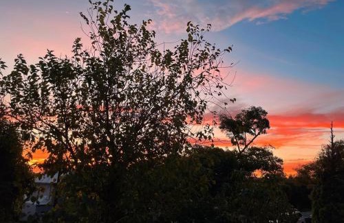 Scarborough House | Sunset Serenity in Scarborough