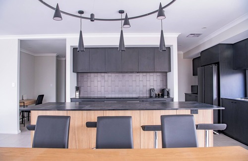 Busselton House | Sunset Shores | 4BR Pool Retreat in Busselton