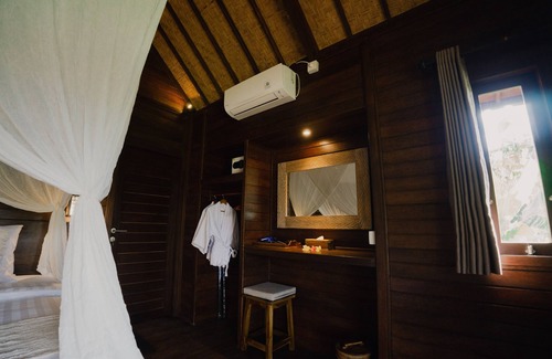 Mushroom Bay House | Sunset Star Huts