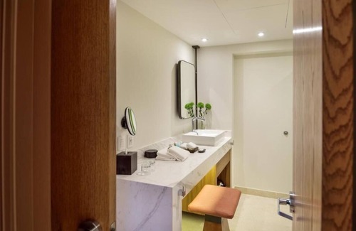 El Medano Ejidal Resort | Sunset Suite - 2 BR City View Suite