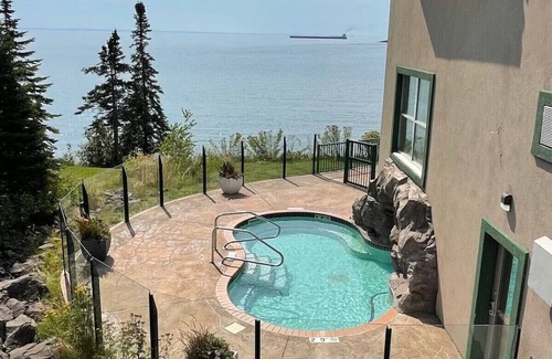 Two Harbors Condo | Sunset Suite on Lake Superior - Pool & Hot Tub