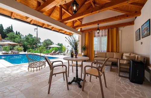 Lapcici Villa | Sunset & Sunrise Villas in Stanisici-Two Villas With Common Pool