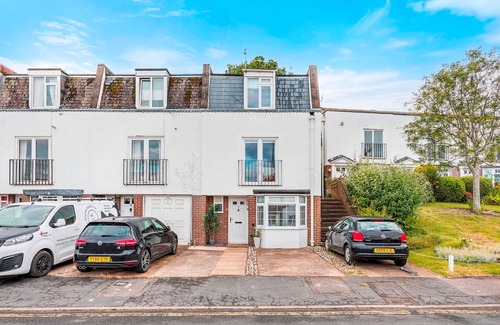 Brighton City Centre House | Sunset Townhouse With Free Parking