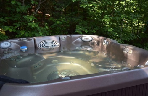 Cayamant Ski Chalet | Sunset View Cottage with HOTTUB
