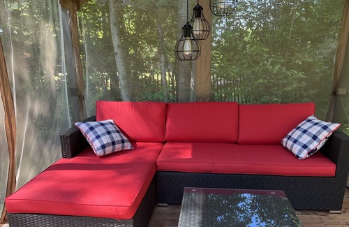 Cayamant Ski Chalet | Sunset View Cottage with HOTTUB
