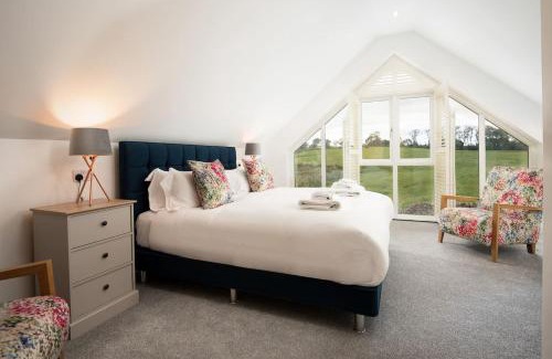 Old Bewick House | Sunset View, Hot Tub Haven for max 8 people