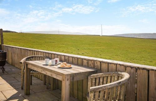 Okehampton House | Sunset View - Larkbeare