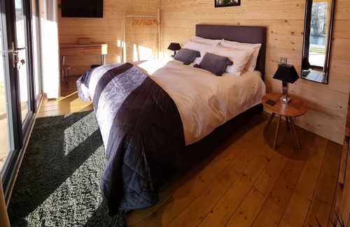 Cullompton Cabin | SUNSET VIEW, pet friendly, luxury holiday cottage in Cullompton