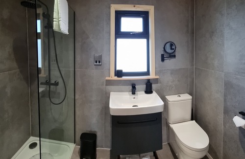 Cullompton Cabin | SUNSET VIEW, pet friendly, luxury holiday cottage in Cullompton