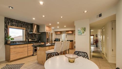 Fountain Hills House | Sunset Views from this Hilltop Fountain Hills Gem