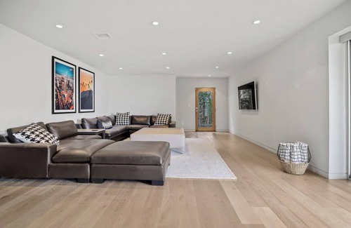 Hollywood Hills West House | Sunset Views Resort