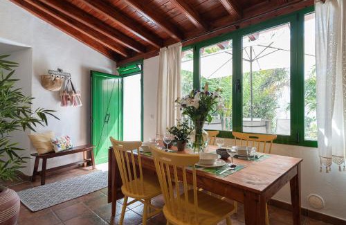 La Concepcion House | Sunset Views Terrace 2BR Cave House - Parking
