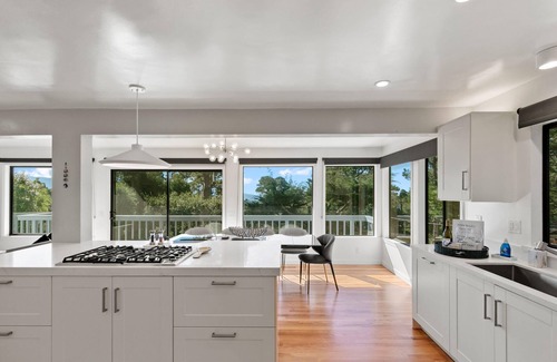 Del Monte Forest House | Sunset Villa: Upscale Three Bedroom Three Bath with Ocean Views