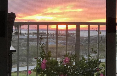 Navarre Beach Apartment | Sunset Villa