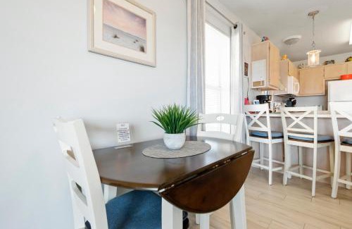 Navarre Beach Apartment | Sunset Villa