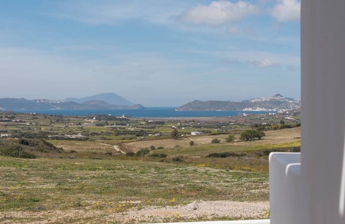Milos Apartment | Sunset Village