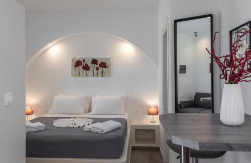Milos Apartment | Sunset Village