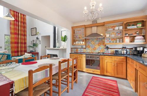 Sunset Beach Villa | Sunset Yellow Cottage
