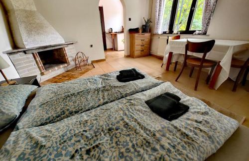 Banka Apartment | SunsetHouse Garden Apartment