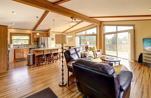 Wisconsin Dells House | Sunsets | 2 Living Spaces & Games | Close to Dells